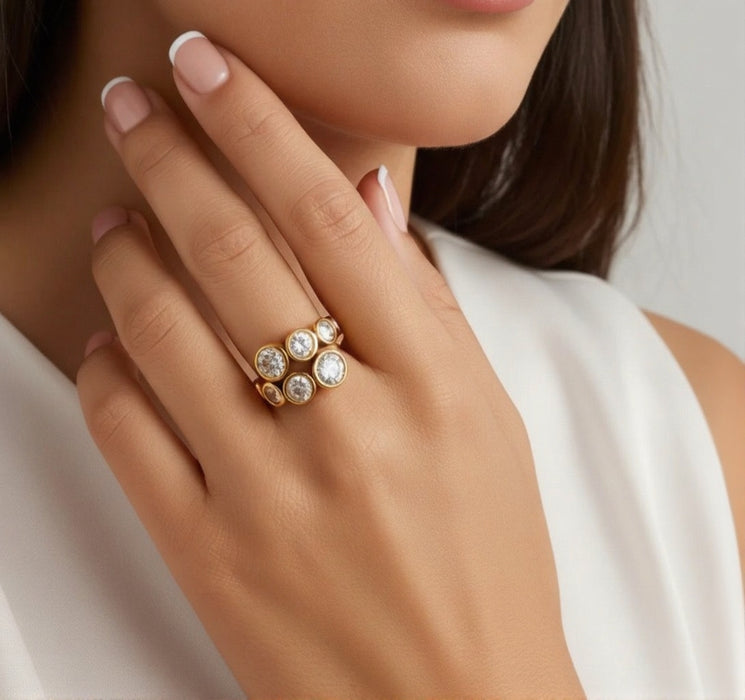 Serenova - Round Shaped Crystles Ring