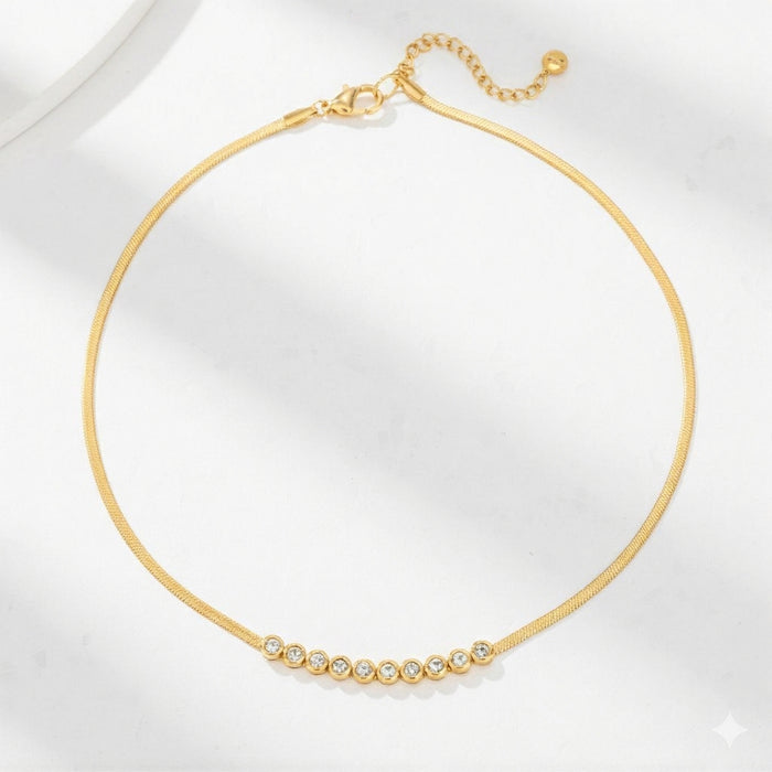 Vanshi – Timeless Snake Chain With A Sparkling Crystal Centerpiece
