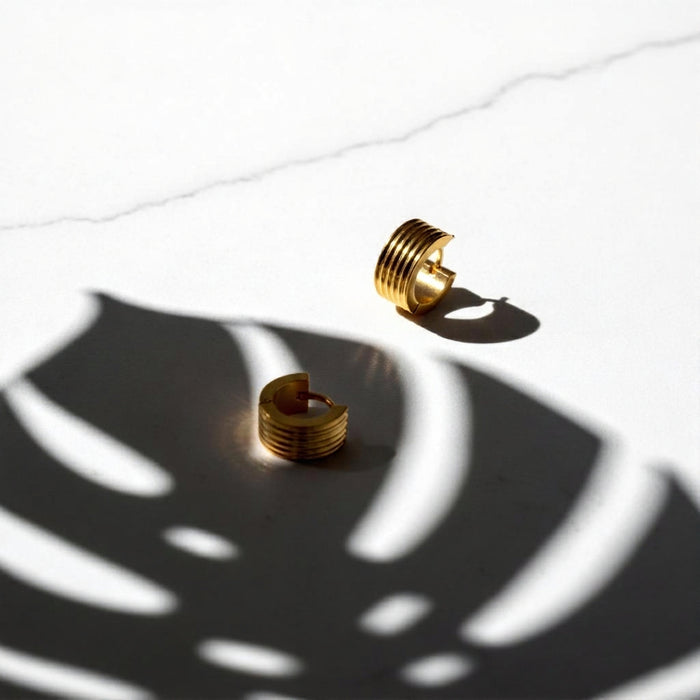 Rhea – Ribbed Gold Huggies